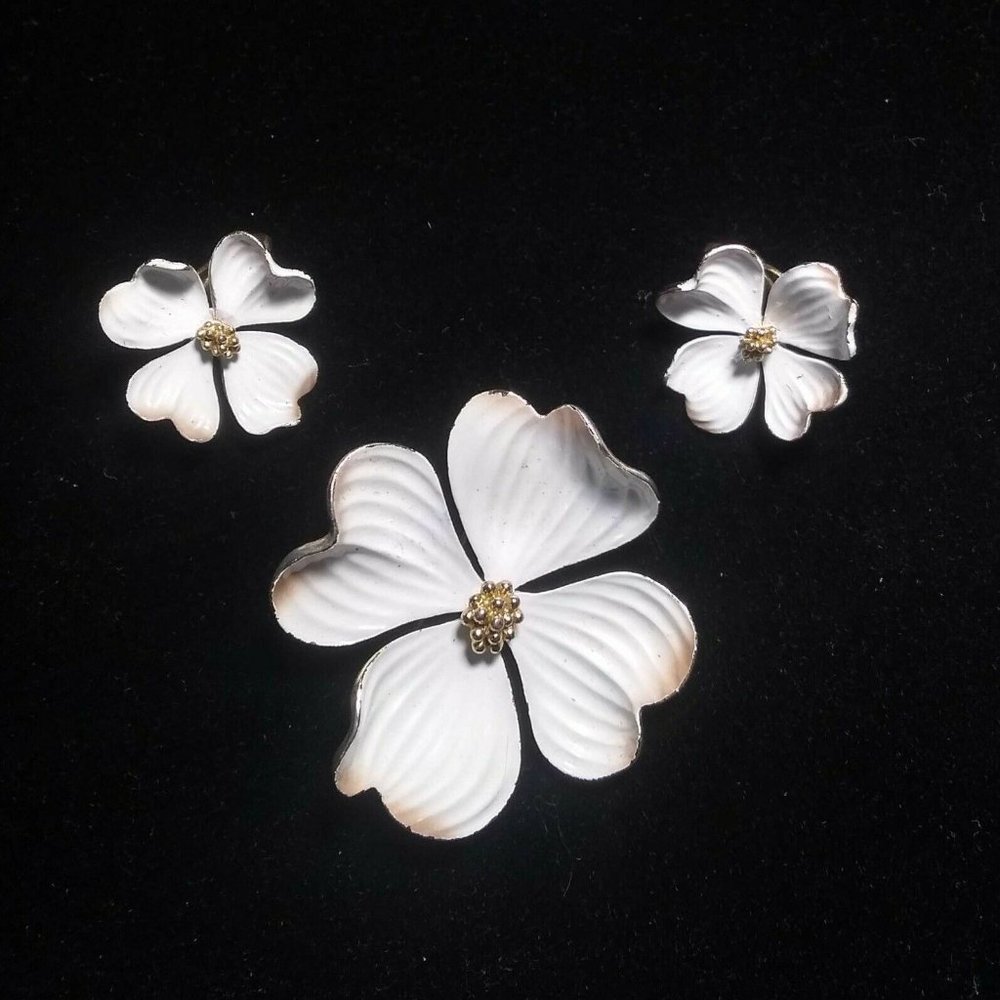 Vintage Marvella White Magnolia Brooch Pin and Clip Earrings- Beautiful!!